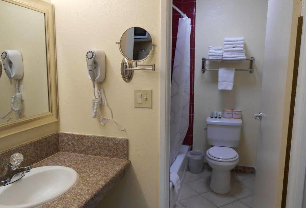 Best Host Inn Plaza Kansas City Buitenkant foto